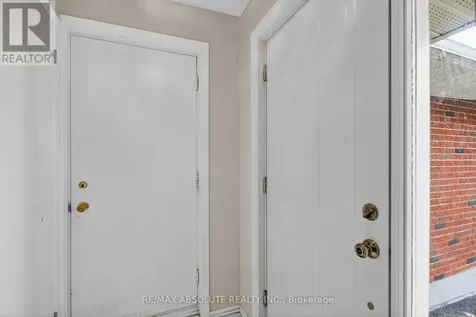 231 Harriot Private Ottawa ON K1T 3E1