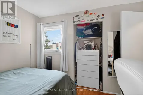 231 Harriot Private Ottawa ON K1T 3E1