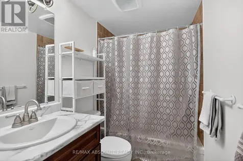 231 Harriot Private Ottawa ON K1T 3E1