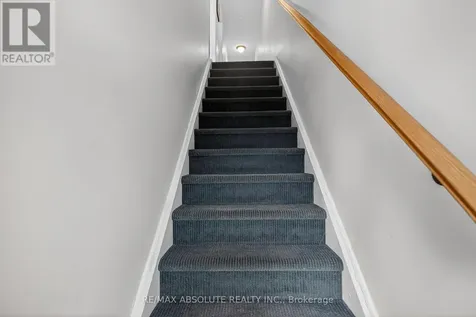 231 Harriot Private Ottawa ON K1T 3E1