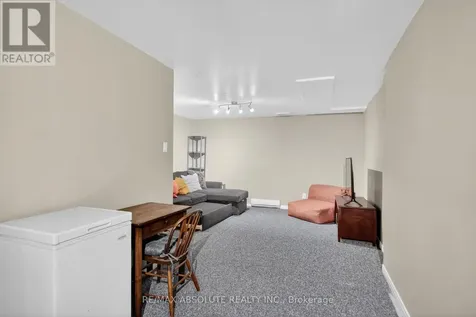 231 Harriot Private Ottawa ON K1T 3E1