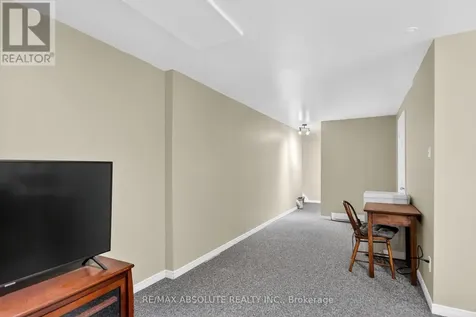 231 Harriot Private Ottawa ON K1T 3E1