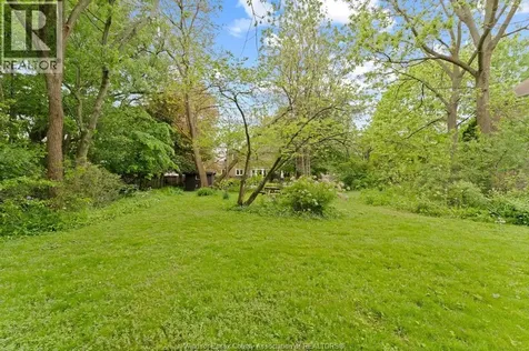 3699 Inglewood Avenue Windsor ON N9E 4P3