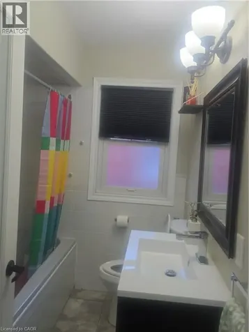 6902 Dell Avenue Niagara Falls ON L2G 4V8