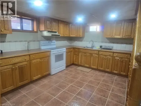 6902 Dell Avenue Niagara Falls ON L2G 4V8