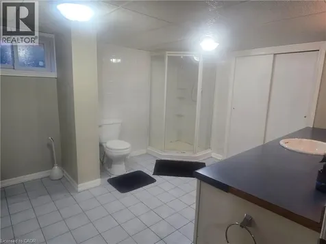 6902 Dell Avenue Niagara Falls ON L2G 4V8