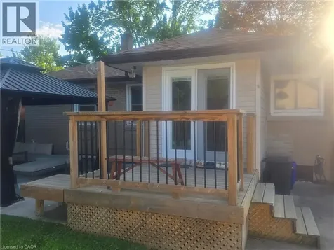 6902 Dell Avenue Niagara Falls ON L2G 4V8