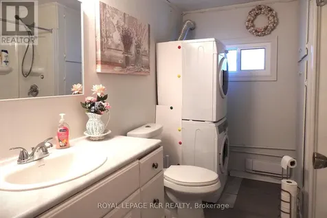 8 Claremont Crescent Oro-medonte ON L3V 0P9
