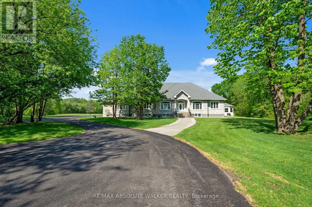 2501 Kearns Way Ottawa ON K4P 1R9