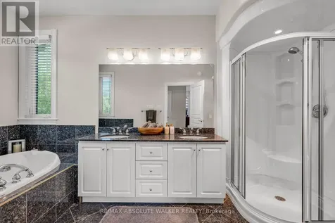 2501 Kearns Way Ottawa ON K4P 1R9