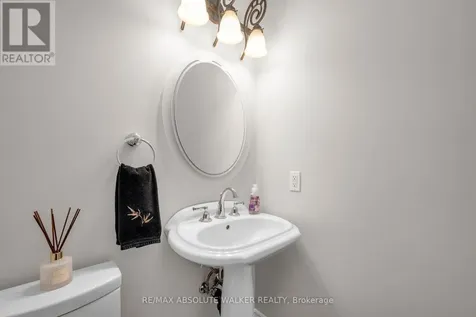 2501 Kearns Way Ottawa ON K4P 1R9