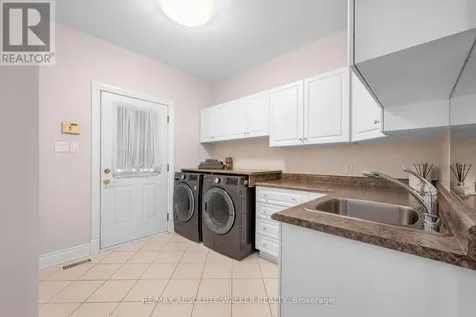 2501 Kearns Way Ottawa ON K4P 1R9