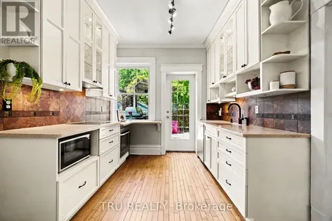 5 Grove Avenue Ottawa ON K1S 3A5