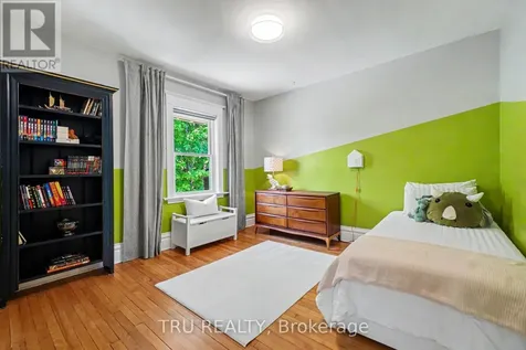 5 Grove Avenue Ottawa ON K1S 3A5
