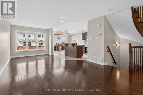 236 Trailsedge Way Ottawa ON K1W 0E8