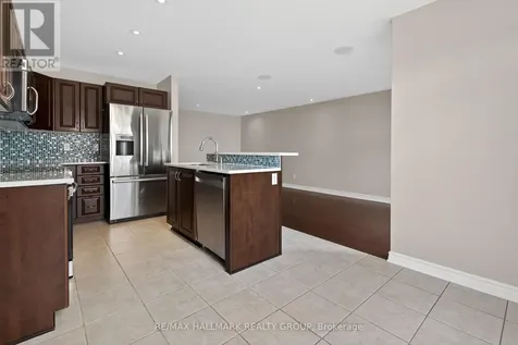 236 Trailsedge Way Ottawa ON K1W 0E8