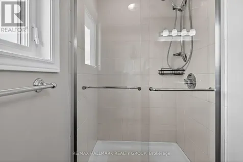 236 Trailsedge Way Ottawa ON K1W 0E8