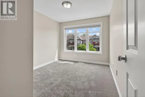 236 Trailsedge Way Ottawa ON K1W 0E8