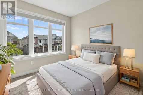 236 Trailsedge Way Ottawa ON K1W 0E8