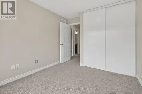 236 Trailsedge Way Ottawa ON K1W 0E8