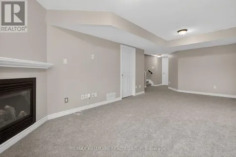 236 Trailsedge Way Ottawa ON K1W 0E8