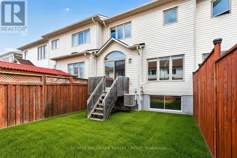 236 Trailsedge Way Ottawa ON K1W 0E8