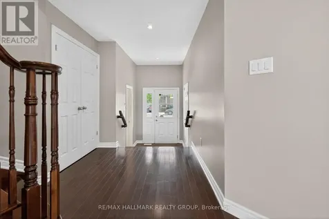 236 Trailsedge Way Ottawa ON K1W 0E8