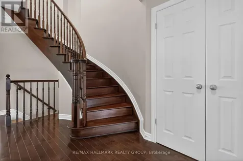 236 Trailsedge Way Ottawa ON K1W 0E8