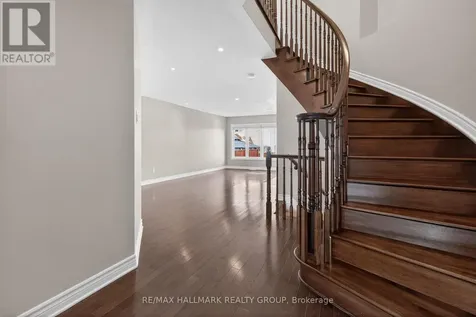 236 Trailsedge Way Ottawa ON K1W 0E8