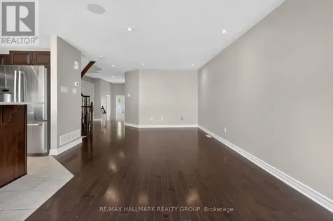 236 Trailsedge Way Ottawa ON K1W 0E8