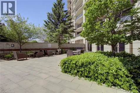 2379 Central Park Drive Oakville ON L6H 0E3
