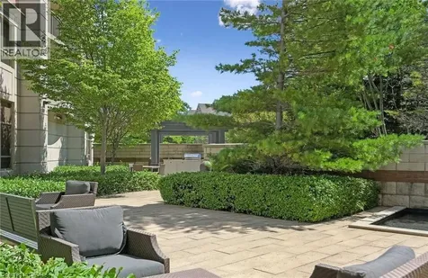 2379 Central Park Drive Oakville ON L6H 0E3