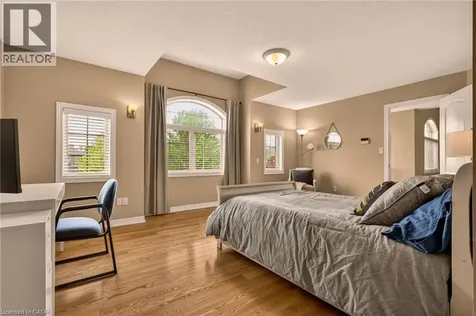 76 Moorland Crescent Ancaster ON L9K 1N7