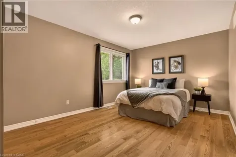 76 Moorland Crescent Ancaster ON L9K 1N7