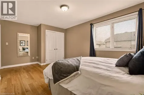 76 Moorland Crescent Ancaster ON L9K 1N7