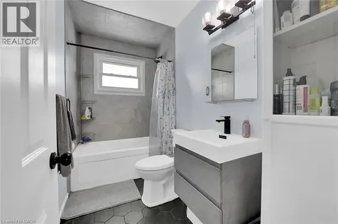 62 Knoll Street Port Colborne ON L3K 5A6