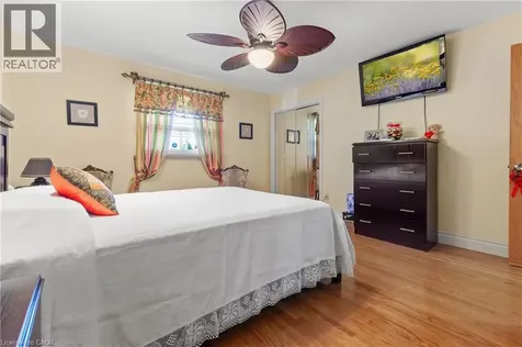 58 Centennial Parkway South Hamilton ON L8G 2C4