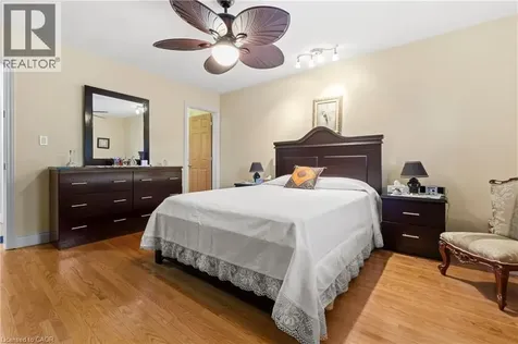 58 Centennial Parkway South Hamilton ON L8G 2C4