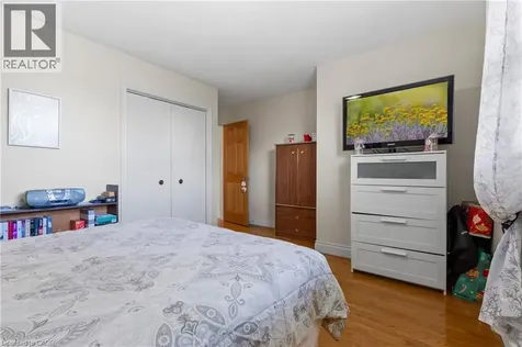 58 Centennial Parkway South Hamilton ON L8G 2C4