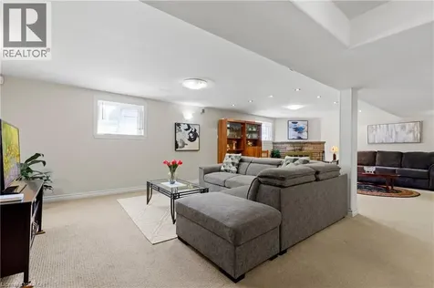 58 Centennial Parkway South Hamilton ON L8G 2C4