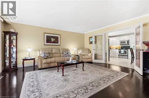 58 Centennial Parkway South Hamilton ON L8G 2C4