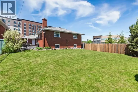 58 Centennial Parkway South Hamilton ON L8G 2C4