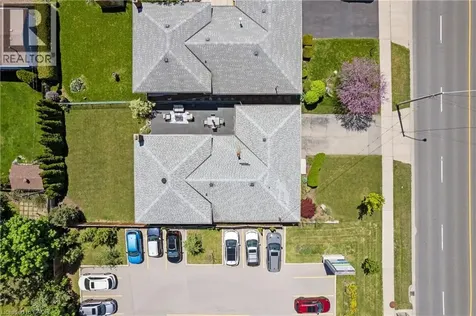 58 Centennial Parkway South Hamilton ON L8G 2C4