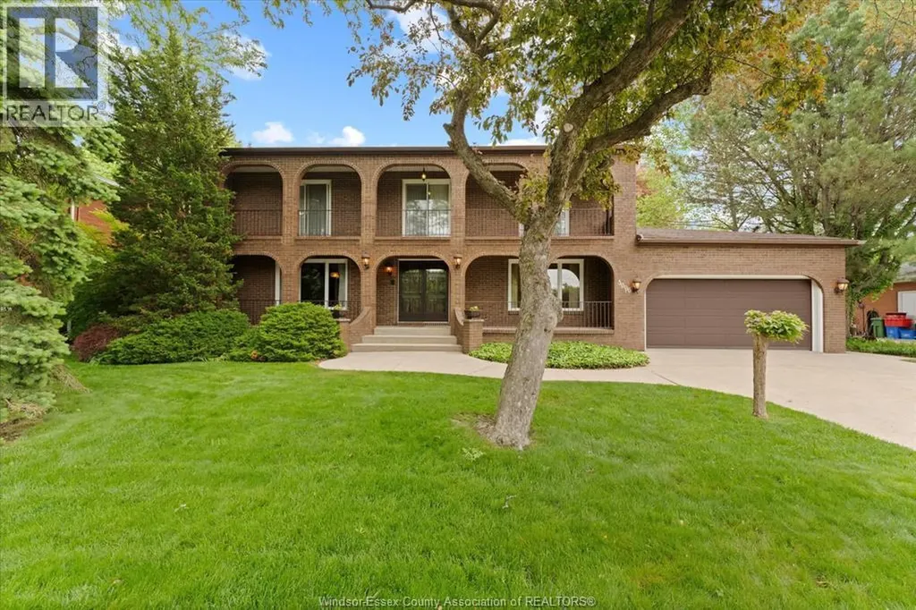 3696 Huntington Avenue Windsor ON N9E 3N3