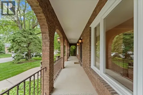 3696 Huntington Avenue Windsor ON N9E 3N3