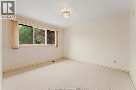 3696 Huntington Avenue Windsor ON N9E 3N3