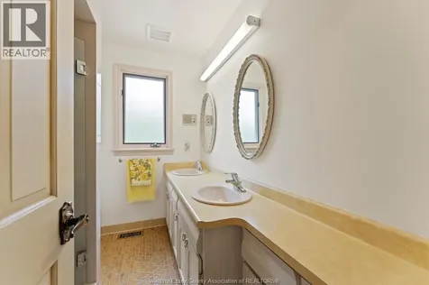 3696 Huntington Avenue Windsor ON N9E 3N3