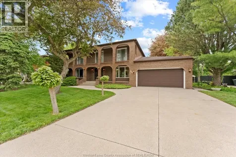 3696 Huntington Avenue Windsor ON N9E 3N3
