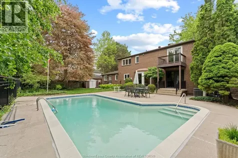 3696 Huntington Avenue Windsor ON N9E 3N3