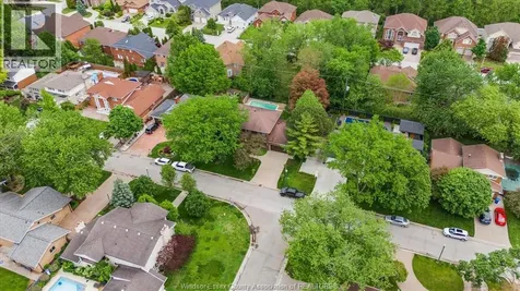 3696 Huntington Avenue Windsor ON N9E 3N3